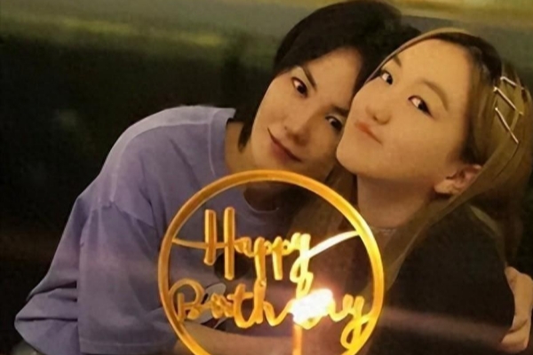 王菲花百万为女儿治疗唇裂，如今嘴治好了，脸却越来越奇怪了